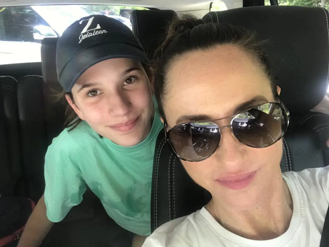 Elizabeth Scherer took a selfie with her daughter Sophia Mercer in car