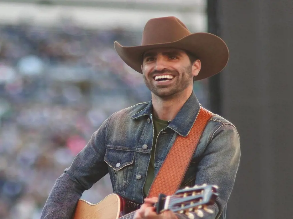 During Garth Brooks' stadium tour, Mitch Rossell attracted an incredible admirer.