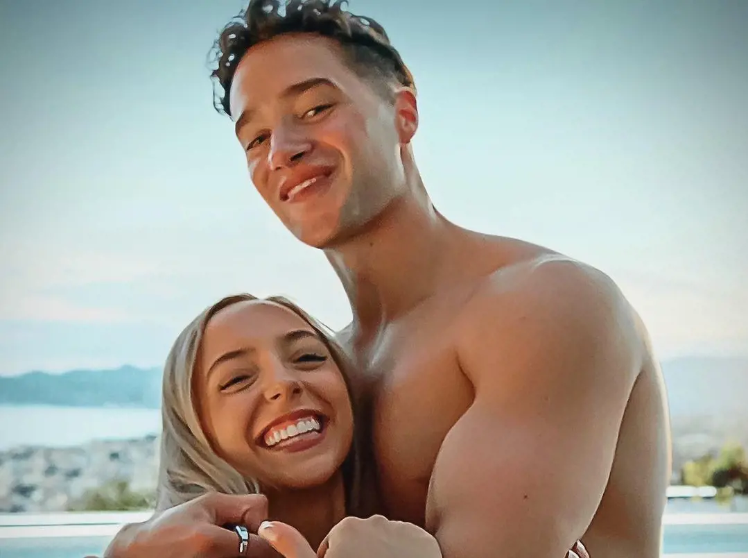 Netflix Dating Reality Show Dated and Related Airing on September 2, 2022, Get to know the sibling pair Corrina Roppo and Joey Roppa, they call themselves bestfriends, and they've become closer as the show progressed