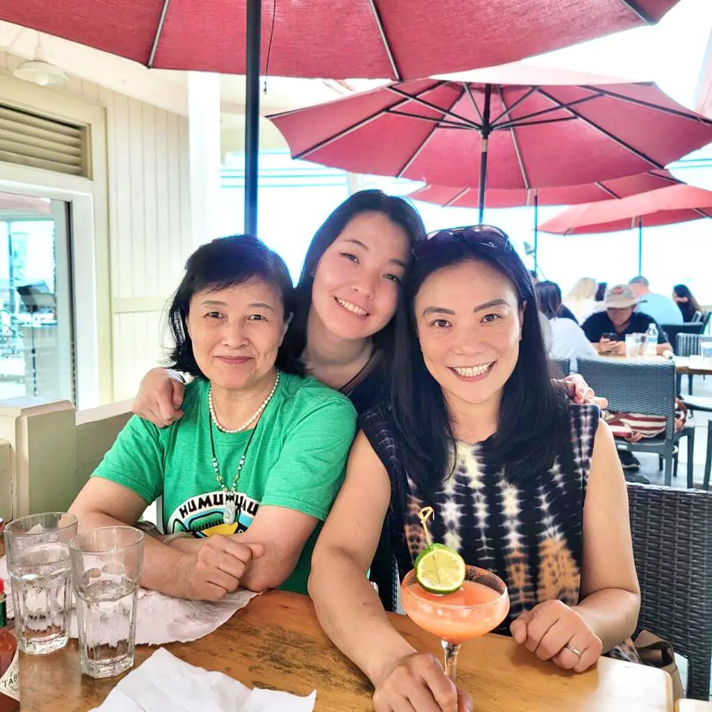 Karen(middle) spending her time with her mother(left) and her sister(right) Shirley in Hawaii