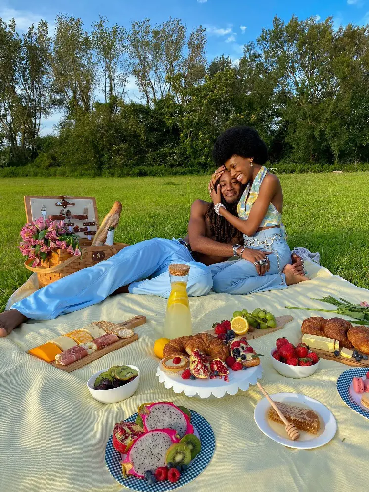 A Picnic date on a bright sunny day with good food and close person is all we dream of.