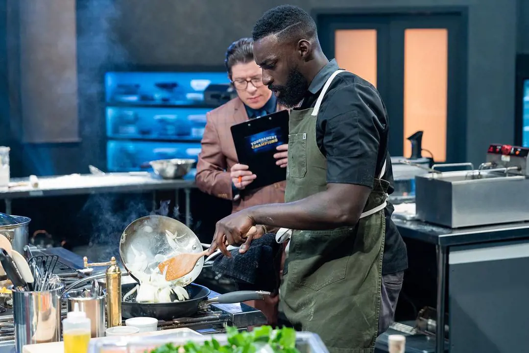 Chef Eric goes head to head in the episode Surf & Turf Battles, where four chefs move one step closer to winning the championship belt, and four chefs head home.