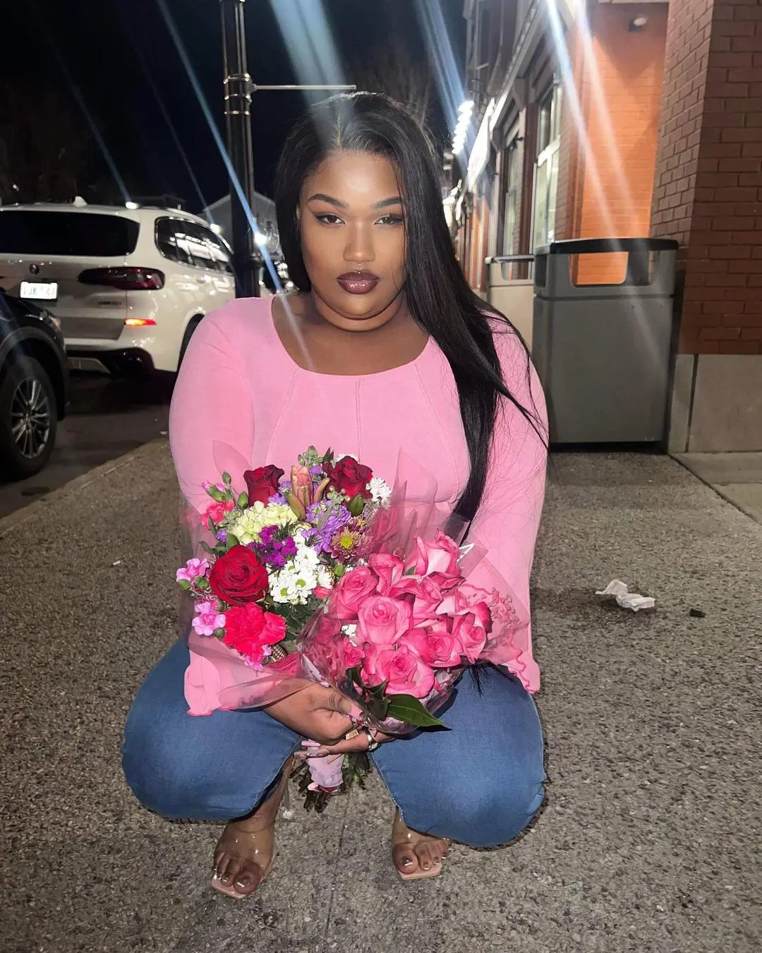 Biggie posted a picture with a bouquet of roses on Valentine's Day