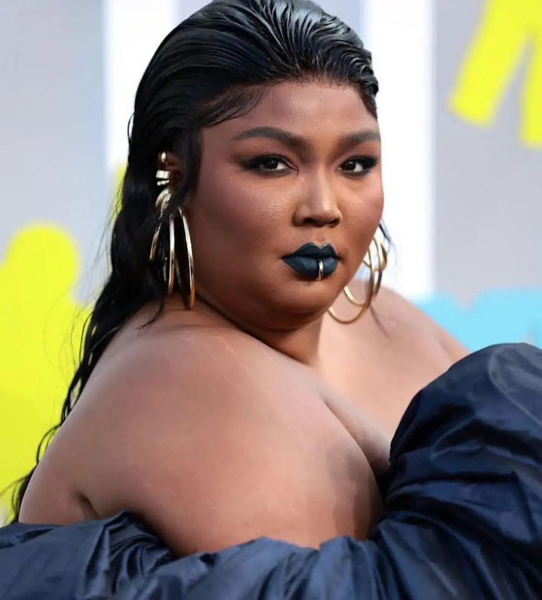 Singer Lizzo popularized the wet hair on natural hair